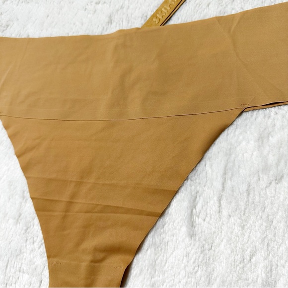 NWT Skims Naked Seamless Thong in Ochre Women’s 4X - Picture 4 of 7